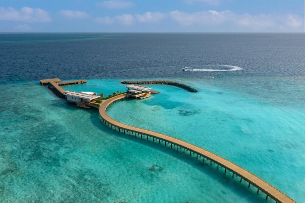 Alila Kothaifaru Maldives - Ankunftssteg aus der Luft