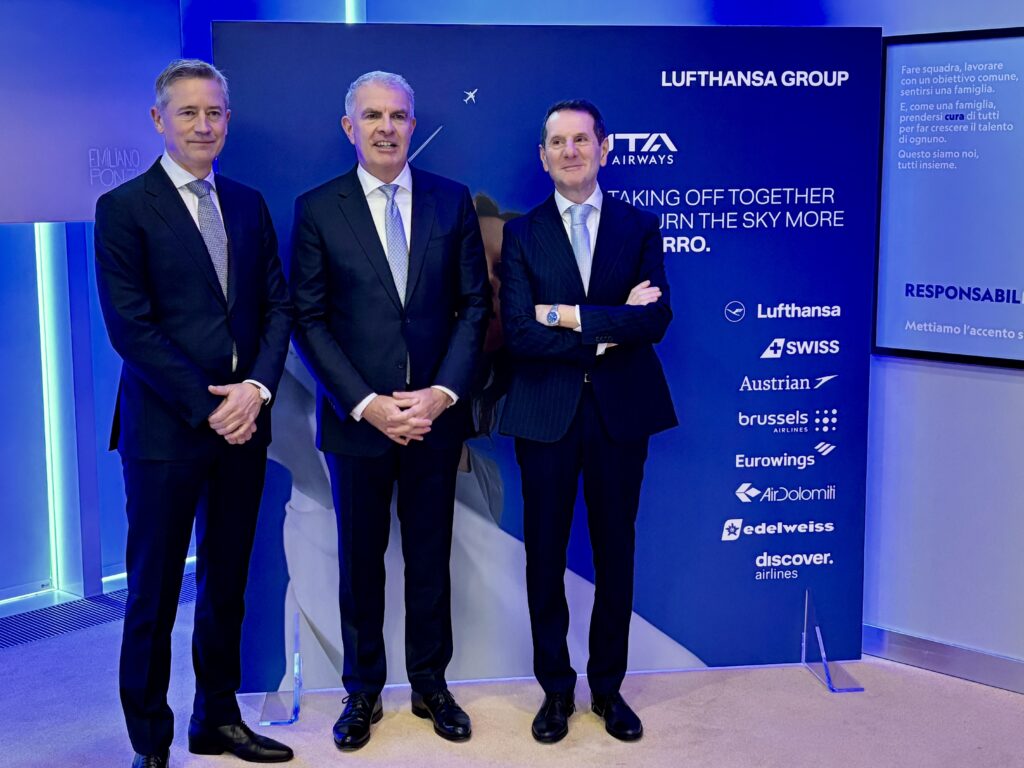 Carsten Spohr, CEO der Deutschen Lufthansa AG, Sandro Pappalardo, Chairman von ITA Airways, und Jörg Eberhart, CEO von ITA Airways